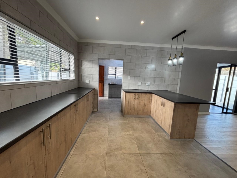 To Let 3 Bedroom Property for Rent in Silver Oaks Western Cape